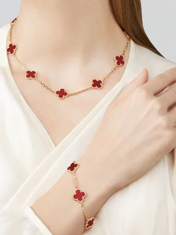 CLOVER | Rode Armband